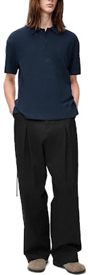 LOEWE深藍色刺繡標誌紳士扣襯衫款Polo衫-純色设计。 H526Y23X61-5120 Lookbook LOEWE深藍色刺繡標誌紳士扣襯衫款Polo衫-純色设计。 H526Y23X61-5120