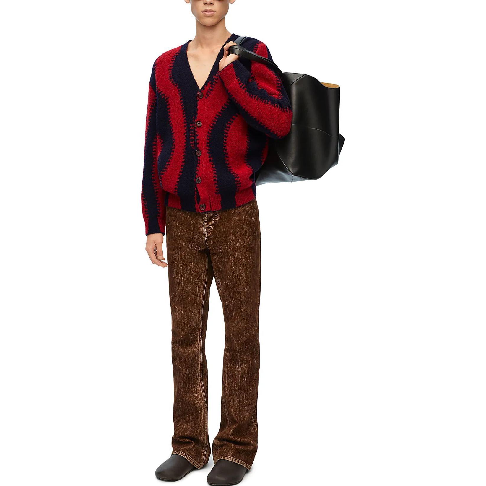 Lookbook LOEWE Cárdigan Suéter Tejido Rojo Azul de Manga Larga con Cuello en V. H526Y16K69-5114