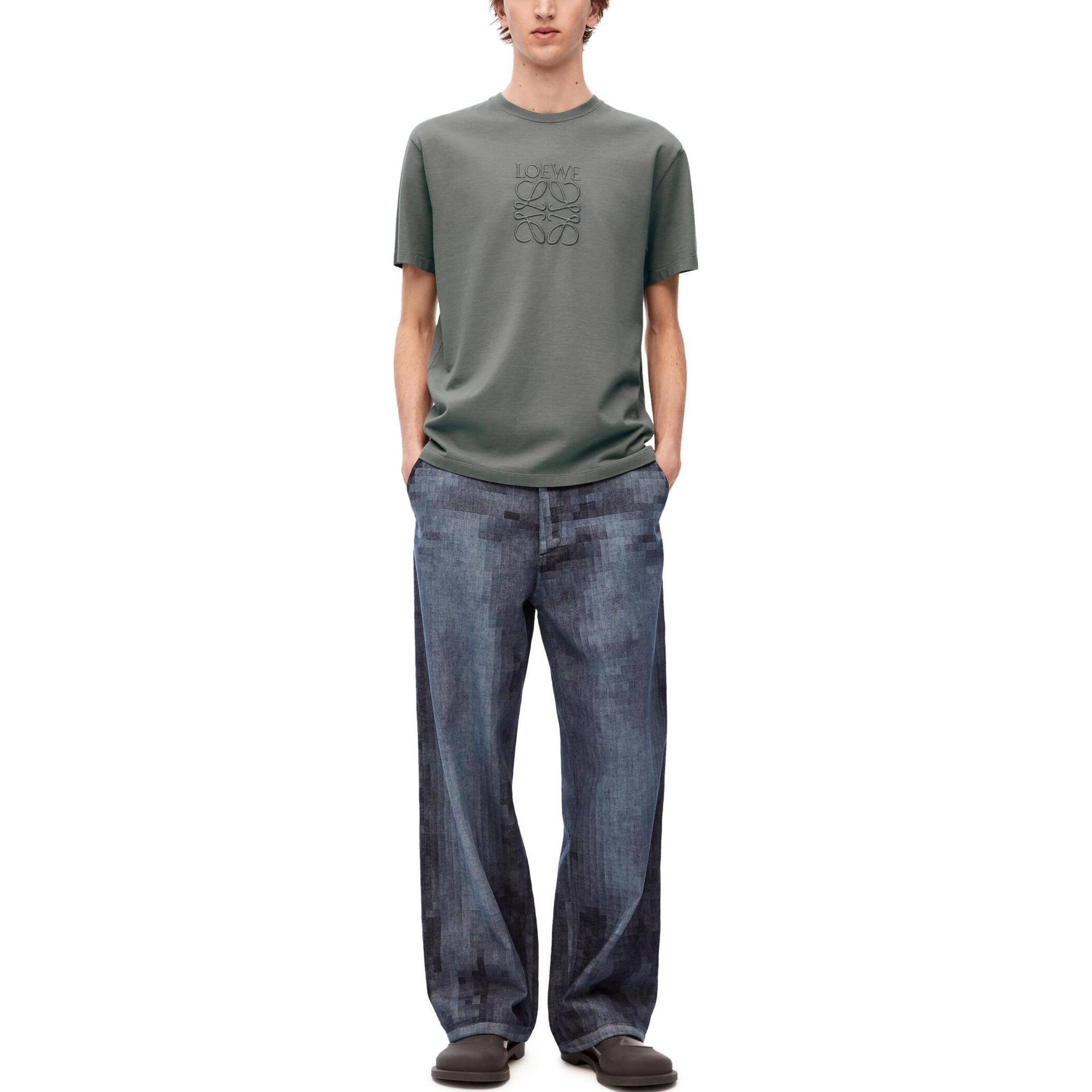 Lookbook LOEWE  Silver Crew Neck Short Sleeve T-Shirt with Letter Print. H526Y22XA4-9370