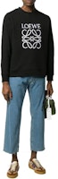 LOEWE 男士黑色刺绣Logo圆领卫衣 H6109900CR-1100 Lookbook LOEWE 男士黑色刺绣Logo圆领卫衣 H6109900CR-1100