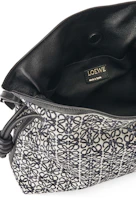 Lookbook Cartera LOEWE Flamenco en Jacquard Anagrama y Piel de Ternera Azul/Negro