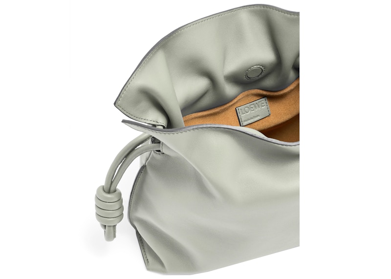 Lookbook LOEWE Flamenco Clutch Nappa Leather Abu-Abu Tua