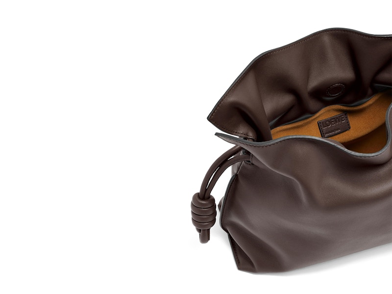 Lookbook Kopling LOEWE Flamenco Kulit Nappa Cokelat