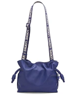 Lookbook Cartera LOEWE Flamenco de Napa en Piel de Ternera Color Morado Intenso.