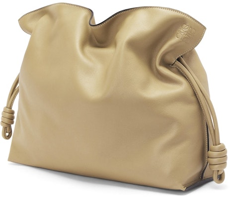 LOEWE Flamenco Clutch Kulit Nappa Besar Hijau Tanah Liat Order LOEWE Flamenco Clutch Kulit Nappa Besar Hijau Tanah Liat