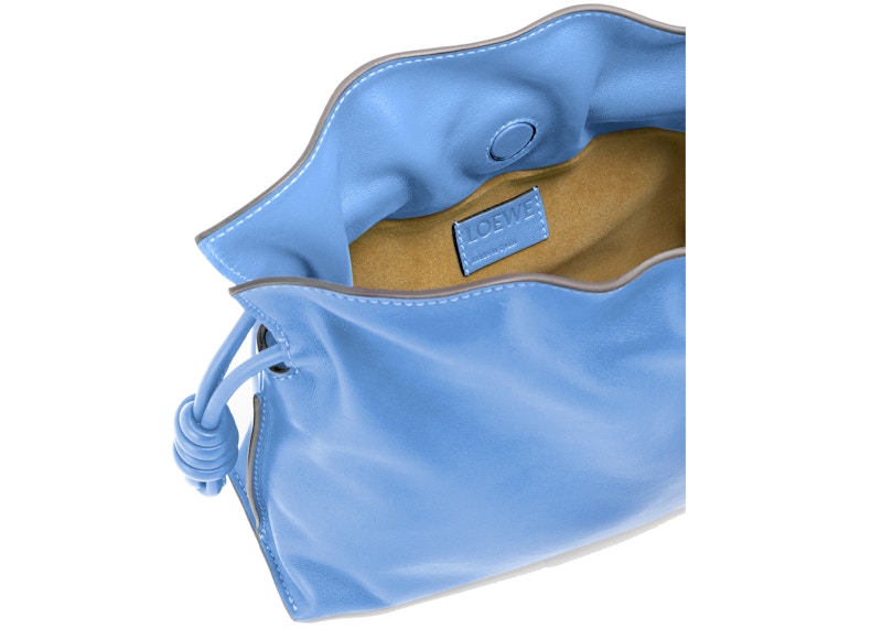 Lookbook LOEWE Flamenco Clutch Nappa Calfskin Mini Warna Biru Celestine