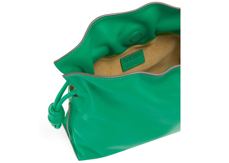 Shop 로에베 플라멩코 미니 정글 그린 나파 가죽 클러치 
