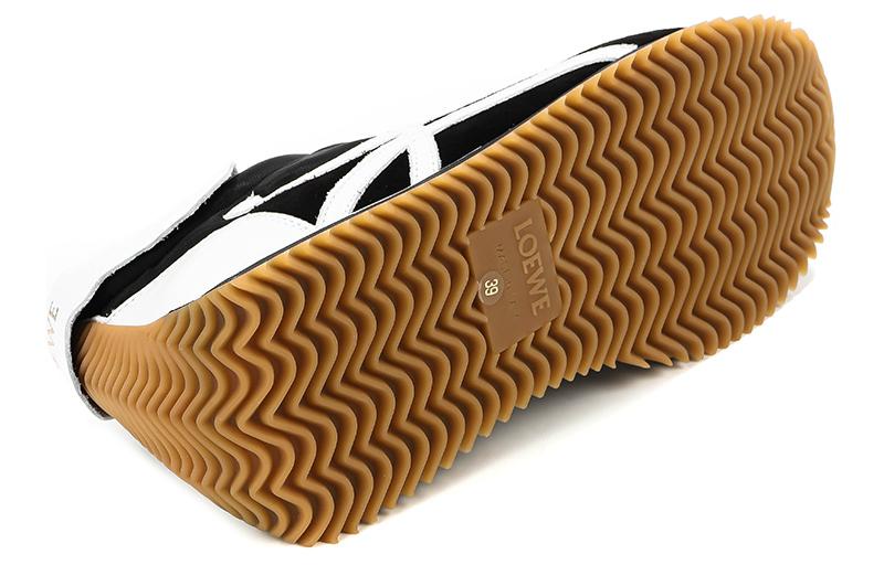 Purchase ロエベ フロウ ランナー 'ブラック ホワイト' M816282X29-1102 M816282X29-1102