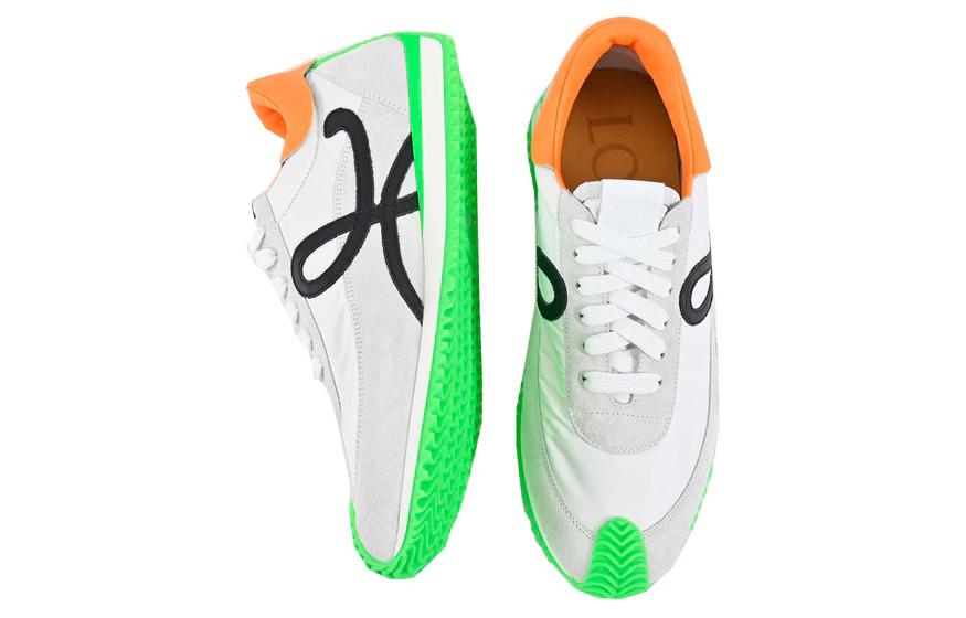 Lookbook LOEWE Flow Runner 'Putih Jingga Hijau' M816282X34-2687