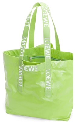 로에베 폴드 쇼퍼 (브라이트 애플, 페이퍼 카프スキン)
Lookbook 로에베 폴드 쇼퍼 (브라이트 애플, 페이퍼 카프スキン)