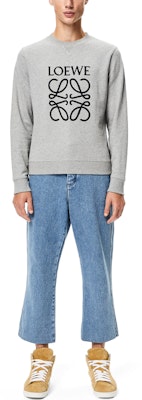 LOEWE FW21 Grey Pullover Sweatshirt with Embroidered Logo. H6169410OF-1120 Lookbook LOEWE FW21 Grey Pullover Sweatshirt with Embroidered Logo. H6169410OF-1120