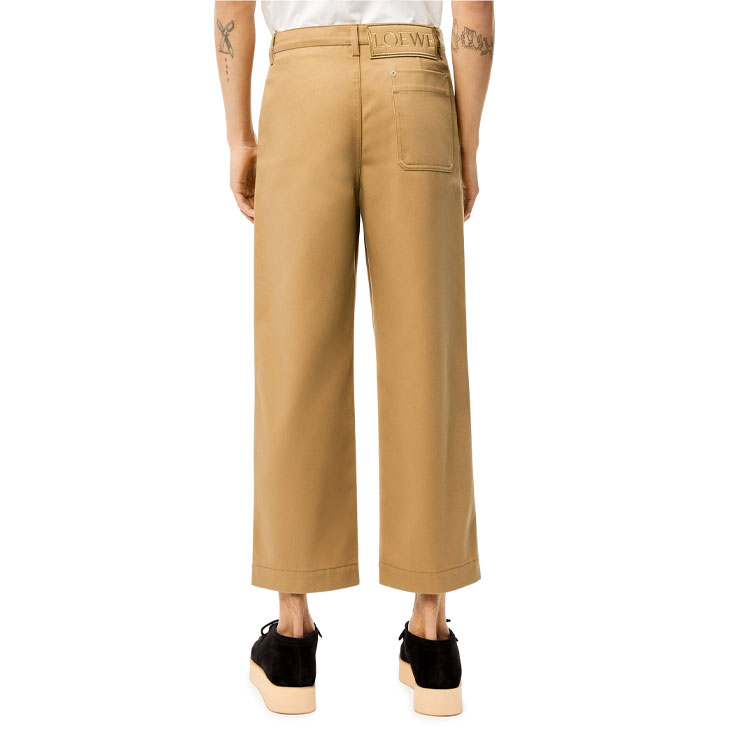 Shop LOEWE FW21 Seluar Kargo Warna Beige. H526Y04W40-2140