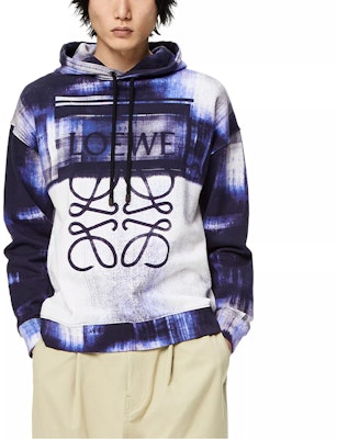 LOEWE FW22 White Hoodie with Colorblock Letter Print Design. H526Y25X13-2100 Purchase LOEWE FW22 White Hoodie with Colorblock Letter Print Design. H526Y25X13-2100