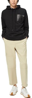 LOEWE FW22 黑色標誌補丁寬鬆連帽衫 秋季休閒長袖上衣 H526Y25X15-1100 Shop LOEWE FW22 黑色標誌補丁寬鬆連帽衫 秋季休閒長袖上衣 H526Y25X15-1100