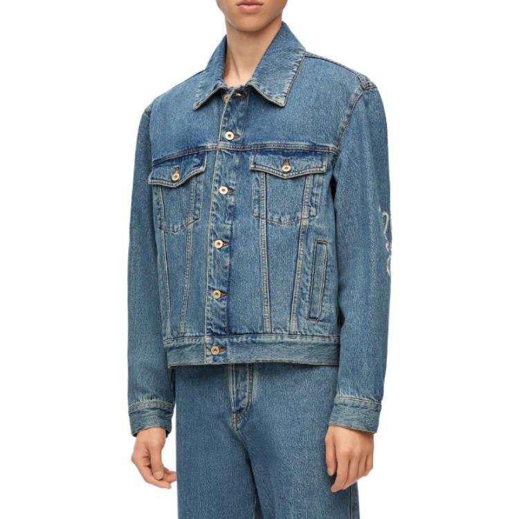 Purchase LOEWE FW23 Jaket Denim Biru dengan Reka Bentuk Logo Applique. H526Y50W07-5475