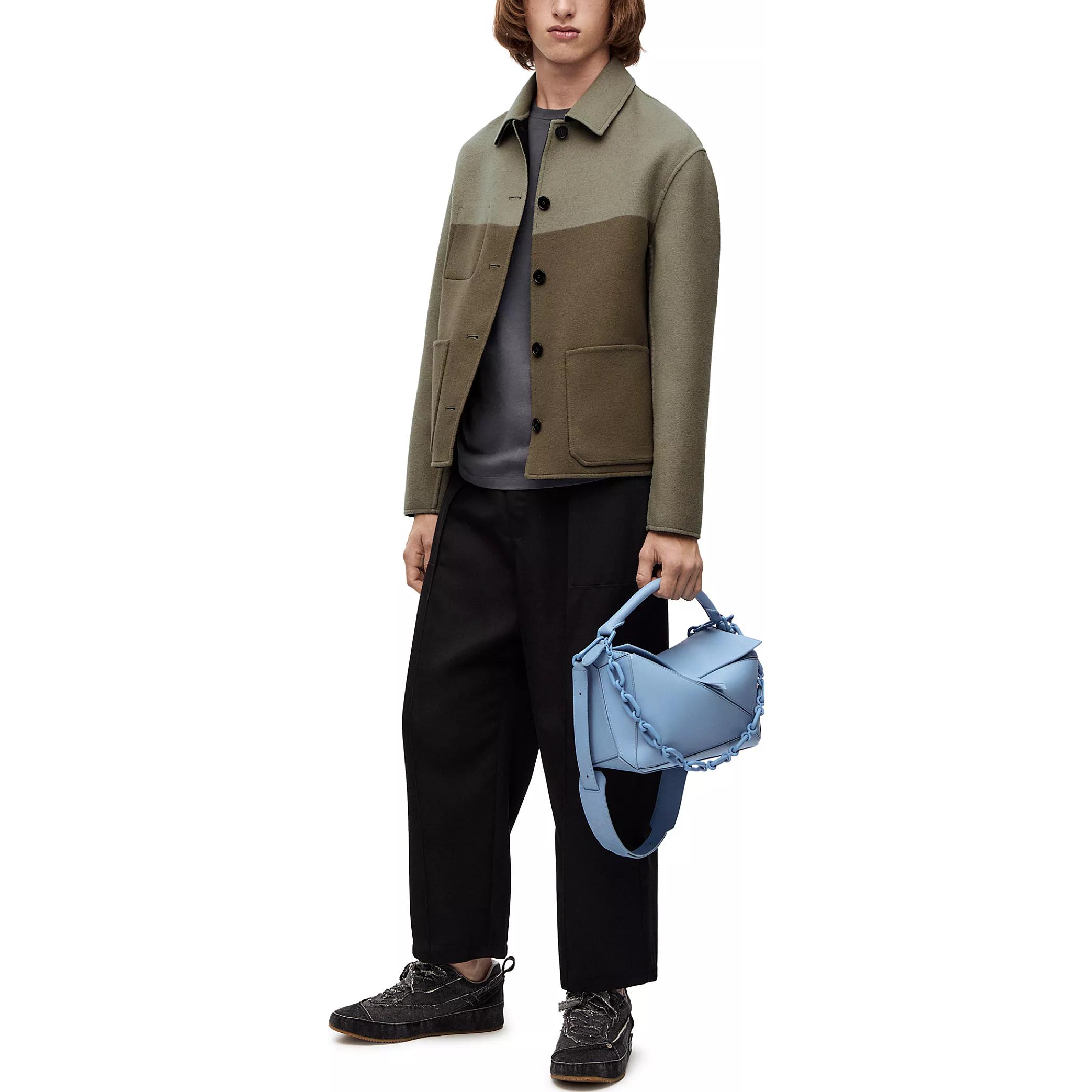 Shop LOEWE FW23 Jaket Reversible Warna Sage Green dengan Desain Colorblock. H526Y03W65-8728