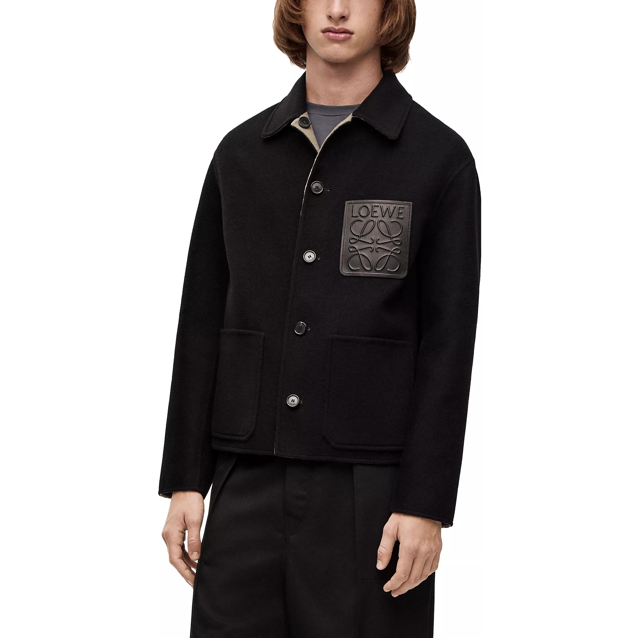 Details for LOEWE FW23 Jaket Reversible Warna Sage Green dengan Desain Colorblock. H526Y03W65-8728