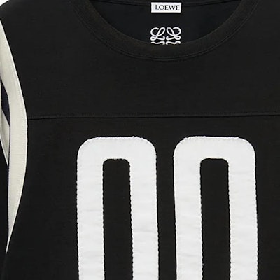 LOEWE FW24黑色圓領T恤背面刺繡標誌款式。 H526Y22XBD-1102 Sizing LOEWE FW24黑色圓領T恤背面刺繡標誌款式。 H526Y22XBD-1102