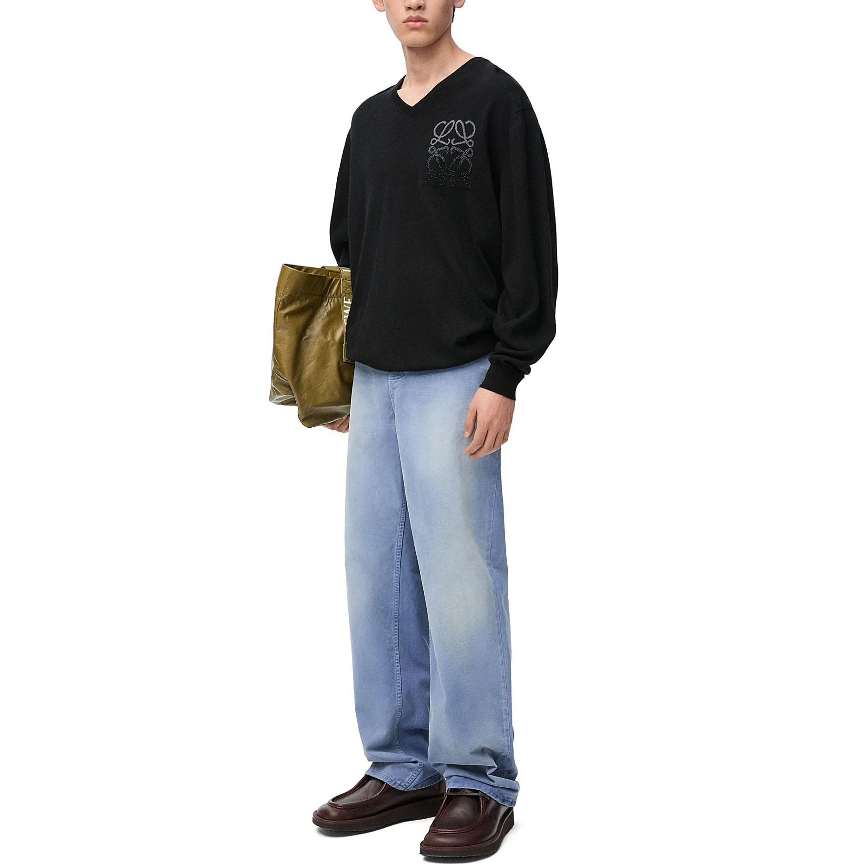 Purchase Suéter de Cachemira V-Neck con Logo Jacquard Negro LOEWE FW24. H526Y14KIS-1547