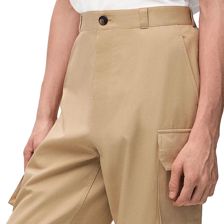 Sizing LOEWE FW24 Seluar Cargo Warna Beige dengan Poket Berzip. H526Y04WEO-2150