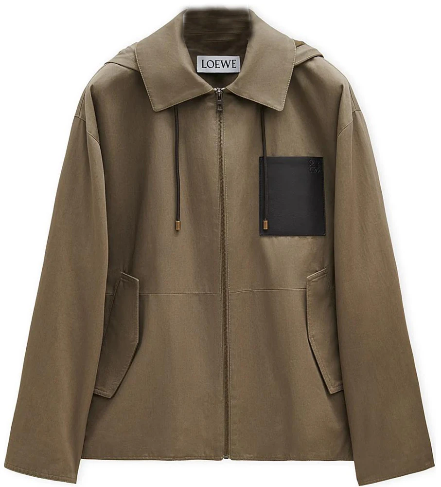 loewe-fw-24-solid-color-patchwork-flap-pocket-loose-jacket-khaki-brown-menswear-h526-y02-w94-6975