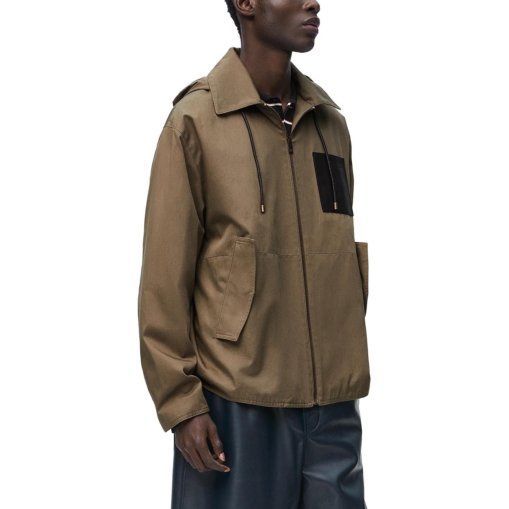 Purchase LOEWE FW24 純色拼接翻蓋口袋寬鬆外套 卡其棕色 男裝 H526Y02W94-6975