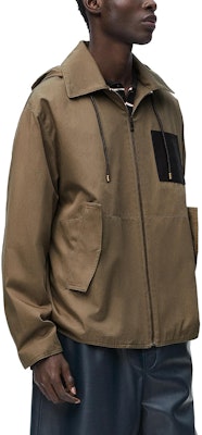 LOEWE FW24 Solid Color Patchwork Flap Pocket Loose Jacket Khaki Brown Menswear H526Y02W94-6975 Purchase LOEWE FW24 Solid Color Patchwork Flap Pocket Loose Jacket Khaki Brown Menswear H526Y02W94-6975
