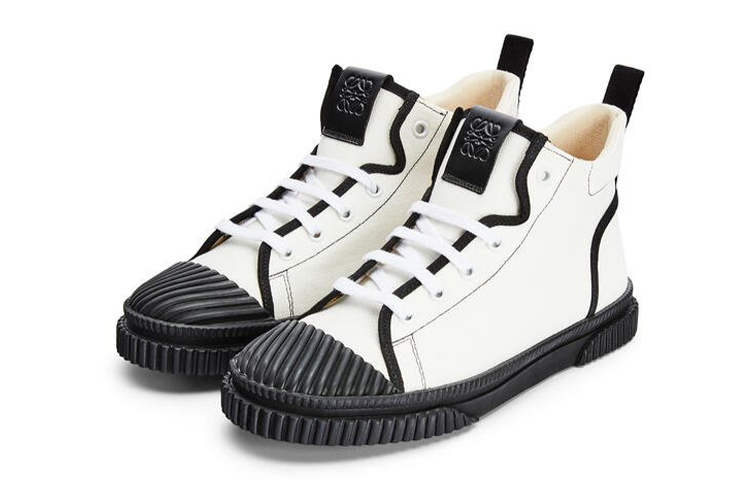 Lookbook LOEWE 高筒帆布鞋 白色