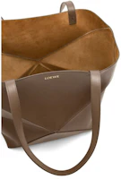 Lookbook Bolso LOEWE Grande Puzzle Fold Piel de Ternero Brillante en Color Umber