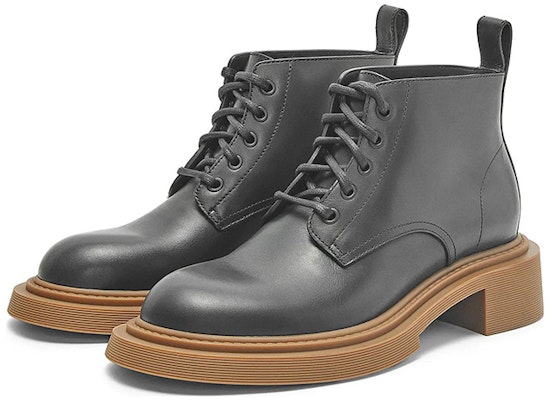 로에베 레이스업 앵클부츠 (청키힐) M816285X69-1100 Lookbook 로에베 레이스업 앵클부츠 (청키힐) M816285X69-1100