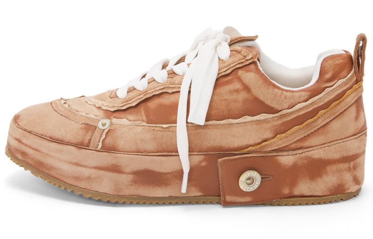 Buy ロエベ レザー スニーカー「カーブドボタン ブラウン」 M816282X79-2530