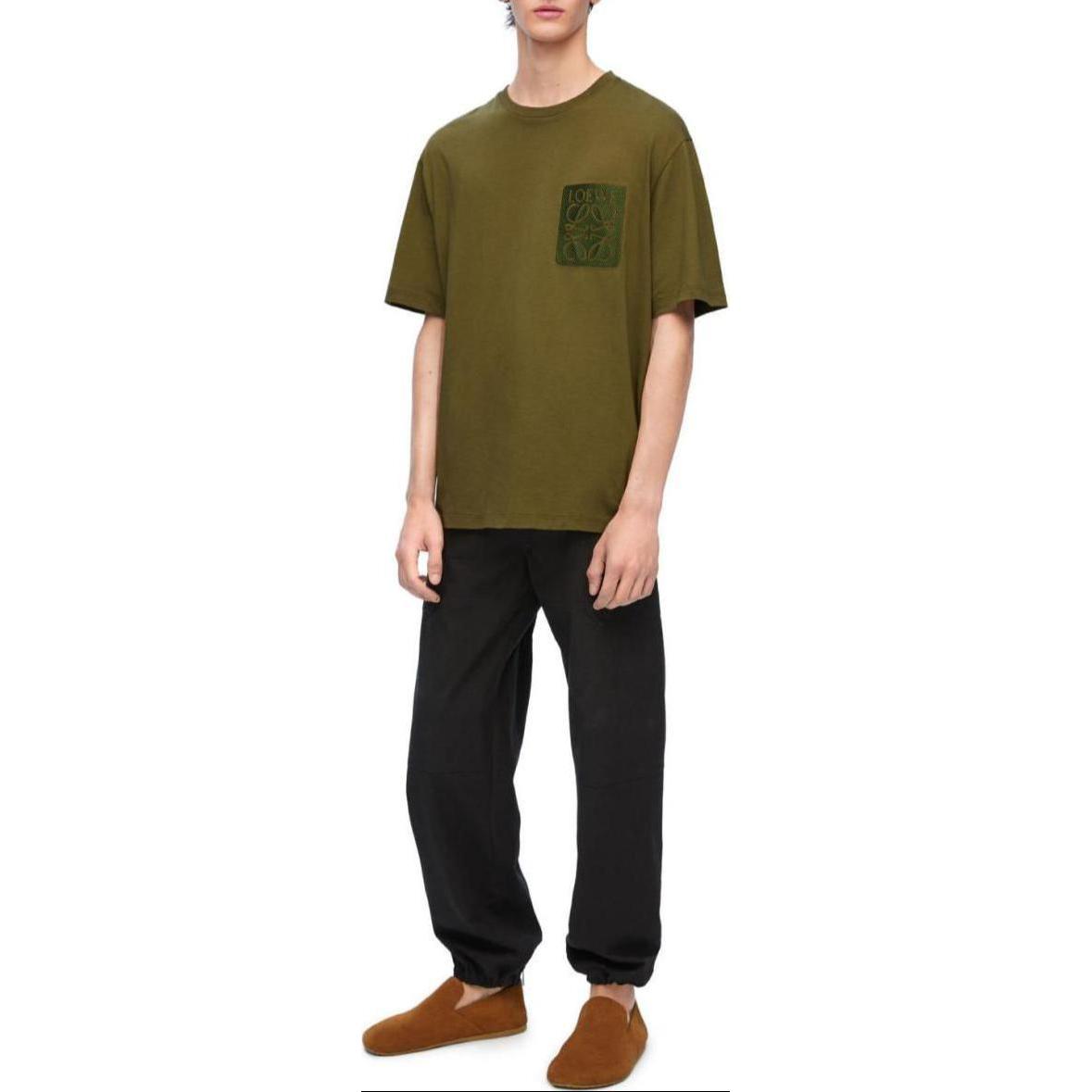 Lookbook LOEWE Logo Print Crew Neck Short Sleeve T-Shirt Olive Green Mens. H526Y22XAT-4700