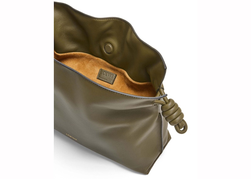 Lookbook LOEWE Tas Medium Flamenco Kulit Nappa Hijau Khaki Tua