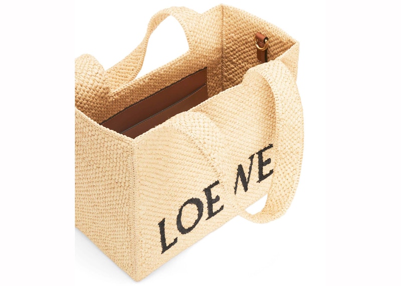Lookbook Bolso LOEWE Mediano Font de Rafia Natural