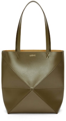 LOEWE Tote Medium Puzzle Lipat dalam Kulit Lembu Kilat Hijau Khaki Gelap Buy LOEWE Tote Medium Puzzle Lipat dalam Kulit Lembu Kilat Hijau Khaki Gelap