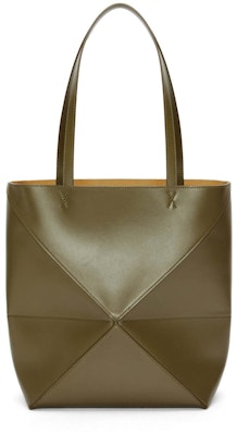 LOEWE Tote Medium Puzzle Lipat dalam Kulit Lembu Kilat Hijau Khaki Gelap Order LOEWE Tote Medium Puzzle Lipat dalam Kulit Lembu Kilat Hijau Khaki Gelap