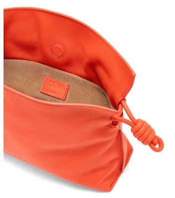 LOEWE Mini Flamenco Clutch Nappa Calfskin Jingga Terang Lookbook LOEWE Mini Flamenco Clutch Nappa Calfskin Jingga Terang