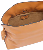 Lookbook LOEWE Mini Flamenco Bolso de Mano en Napa de Ternera Color Desierto Cálido