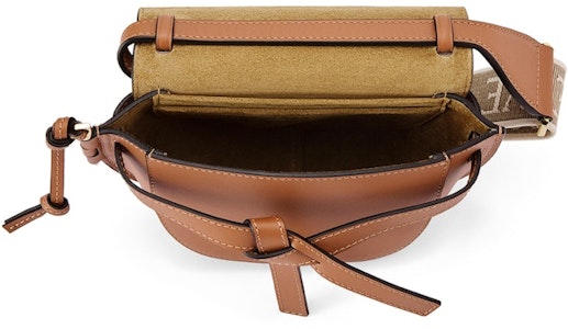 Tas LOEWE Mini Gate Dual Kulit Anak Sapi dan Jacquard Tan Lookbook Tas LOEWE Mini Gate Dual Kulit Anak Sapi dan Jacquard Tan