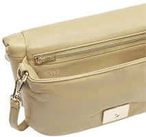 Lookbook LOEWE迷你绗缝Goya包闪亮纳帕小羊皮黏土绿