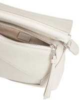 Lookbook 로에베 미니 퍼즐백 (소프트 그레인 송아지 가죽, 소프트 화이트)