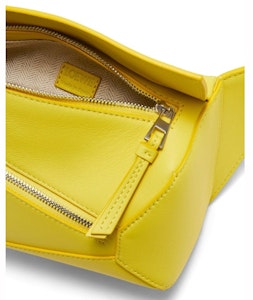 로에베 미니 퍼즐 범백 (레몬)
Lookbook 로에베 미니 퍼즐 범백 (레몬)