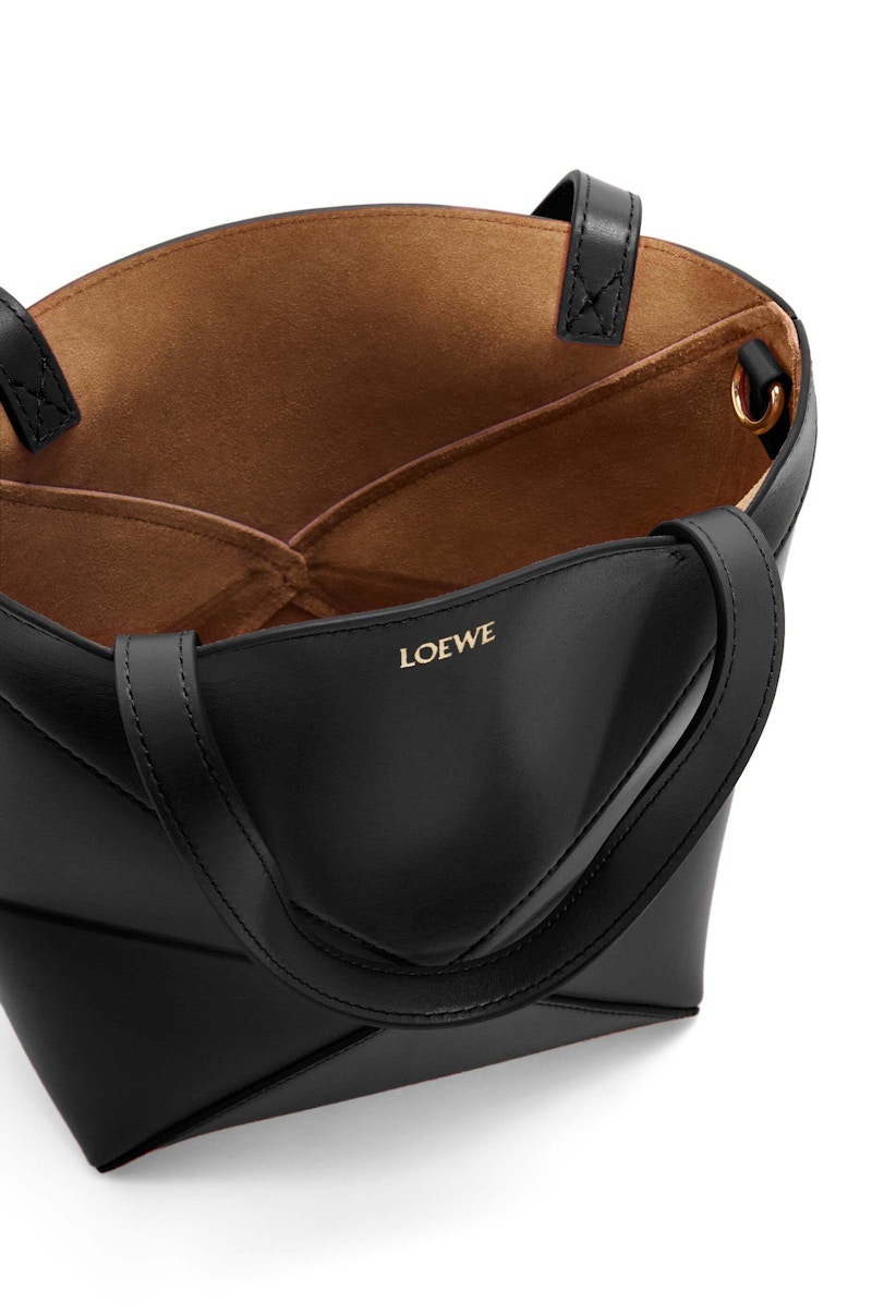 Lookbook LOEWE Tas Lipat Mini Puzzle Kulit Anak Sapi Shiny Hitam