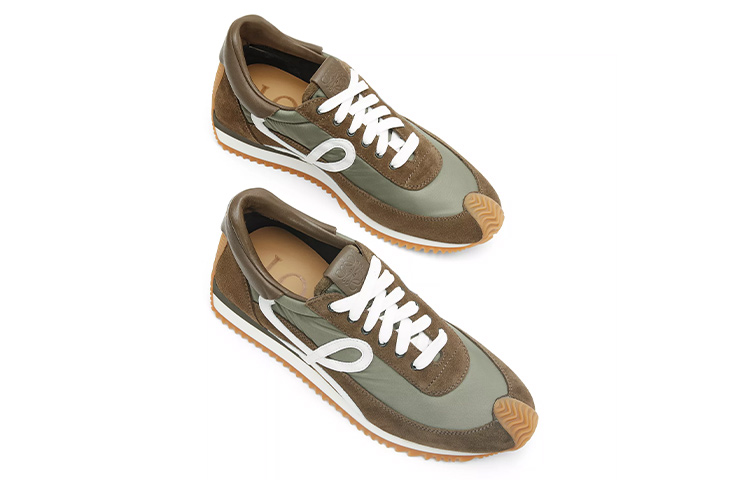 Shop LOEWE羅意威 尼龍 系帶 減震 低幫 運動休閒鞋 卡其綠