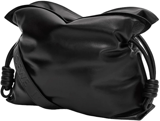 LOEWE Clutch Puffer Flamenco Kulit Domba Hitam Berkilat Lookbook LOEWE Clutch Puffer Flamenco Kulit Domba Hitam Berkilat