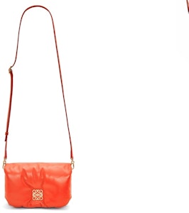 LOEWE 小号日出橙色 Goya Puffer Lookbook LOEWE 小号日出橙色 Goya Puffer