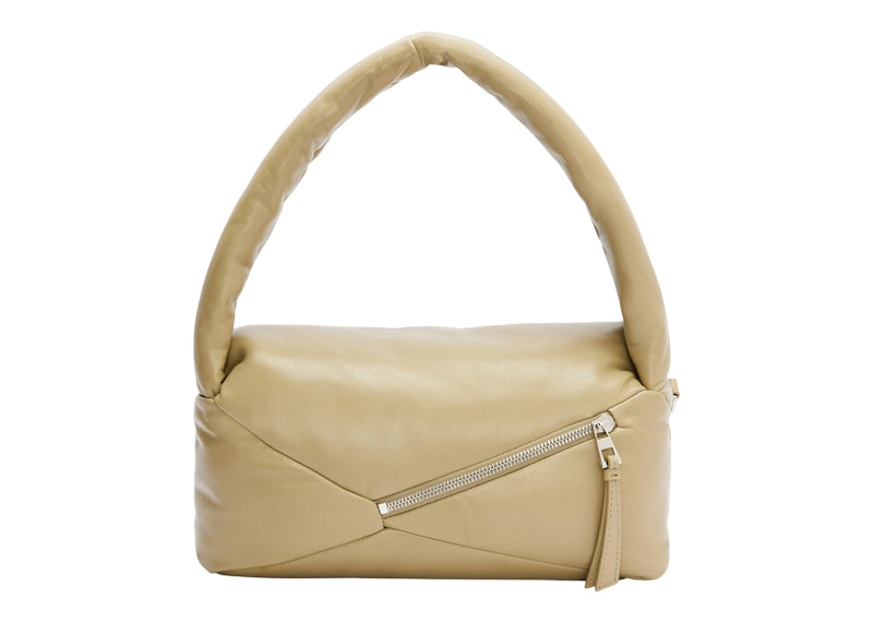 Lookbook 로에베 퍼퍼 퍼즐 호보백 클레이 그린 
