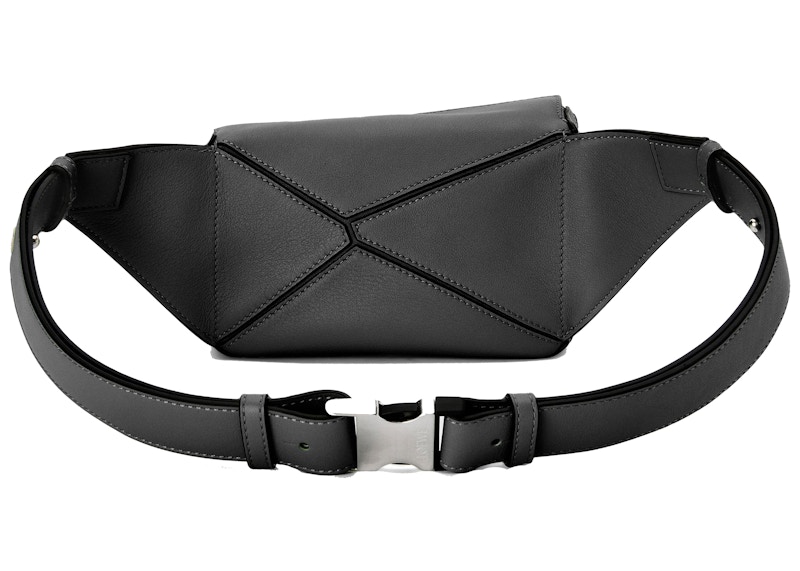 Lookbook Tas Pinggang LOEWE Puzzle Kecil Kulit Hitam Asli