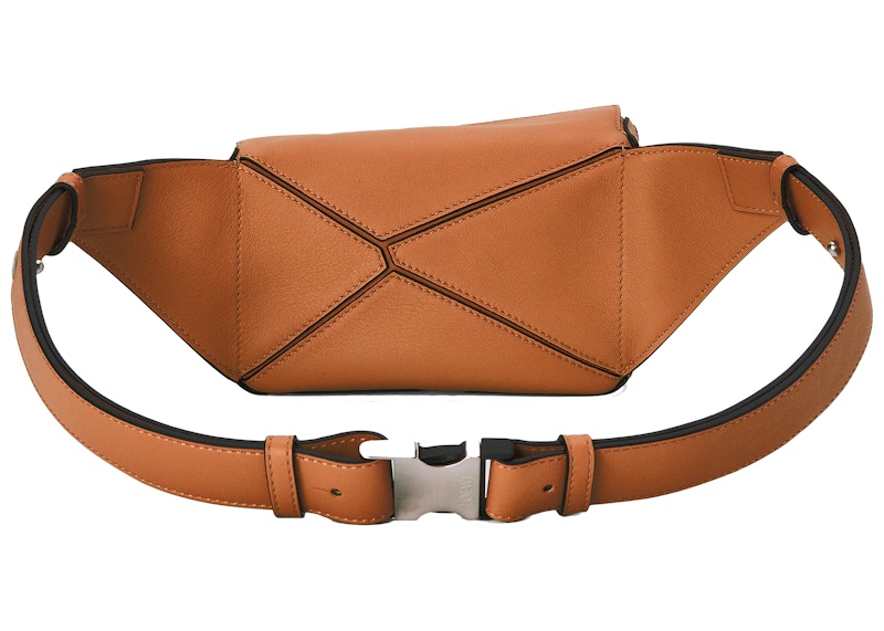 Lookbook LOEWE 迷你棕色小牛皮Puzzle腰包