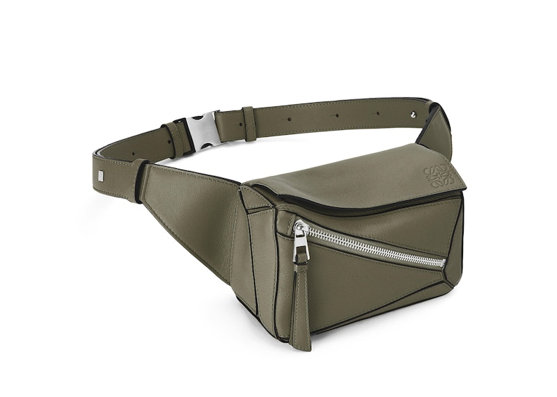 Order LOEWE 迷你卡其綠經典小牛皮Puzzle斜挎包